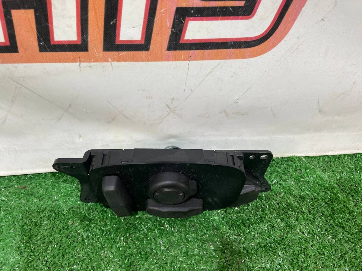 LR111634 Electric seat adjustment switch right Land Rover Discovery 5 L462 (2017-) Used